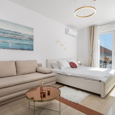Luxury Studio Apartment Honeymoon 셀스 외부 사진